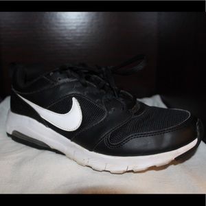 Black Nike Air shoes, size 8